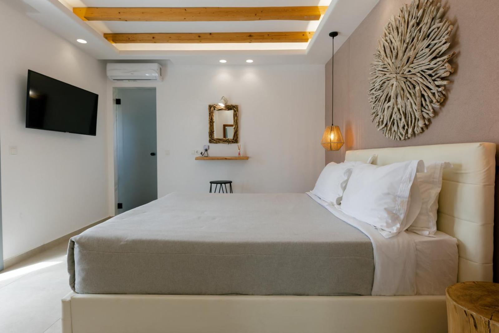 Naxos Finest Hotel & Villas Naxos City Room photo